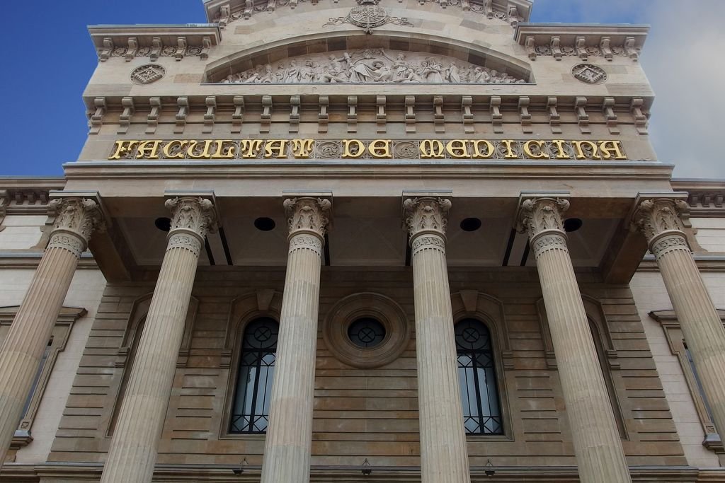Universitat de Barcelona Faculty of Medicine